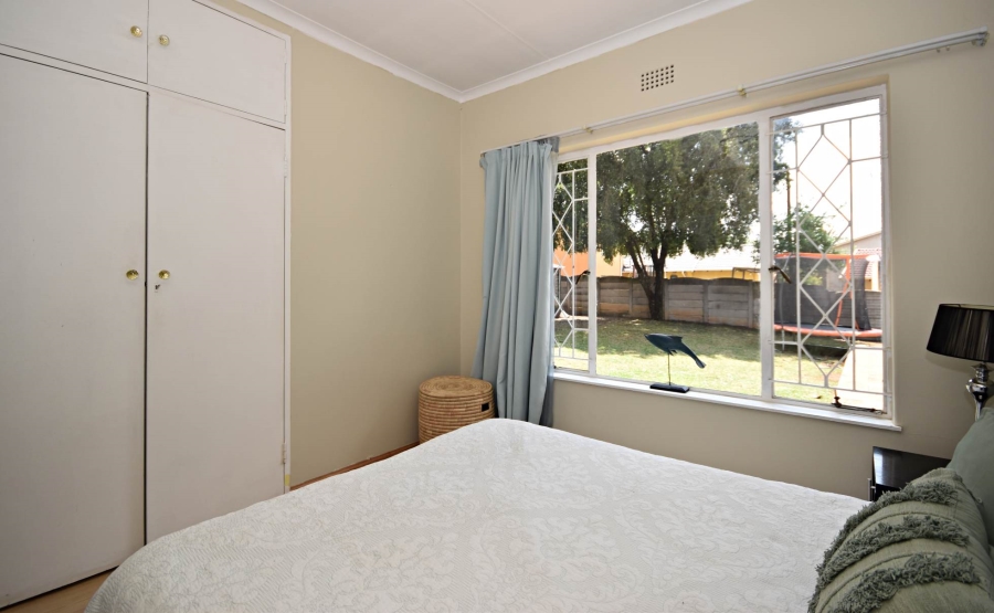 To Let 3 Bedroom Property for Rent in Bromhof Gauteng