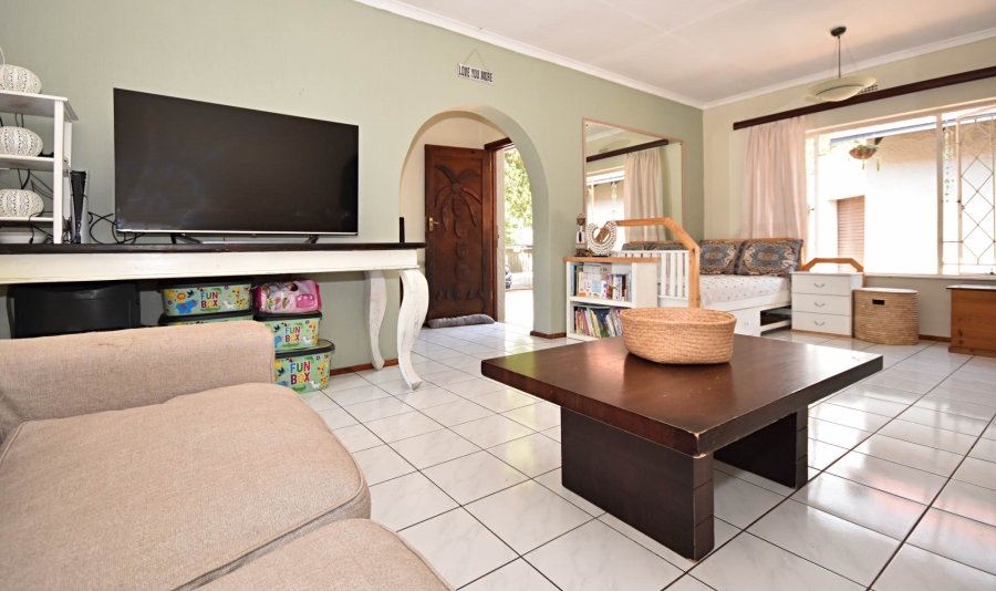 To Let 3 Bedroom Property for Rent in Bromhof Gauteng