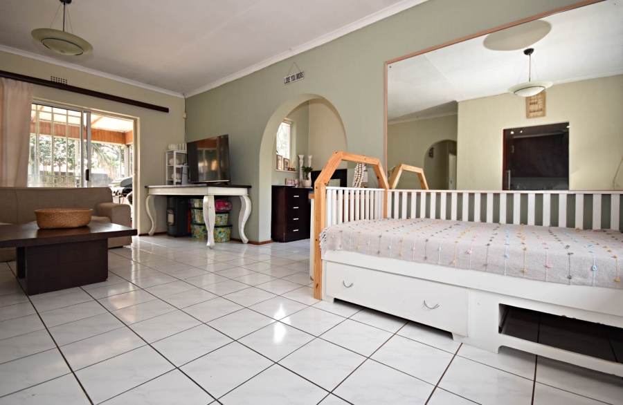 To Let 3 Bedroom Property for Rent in Bromhof Gauteng