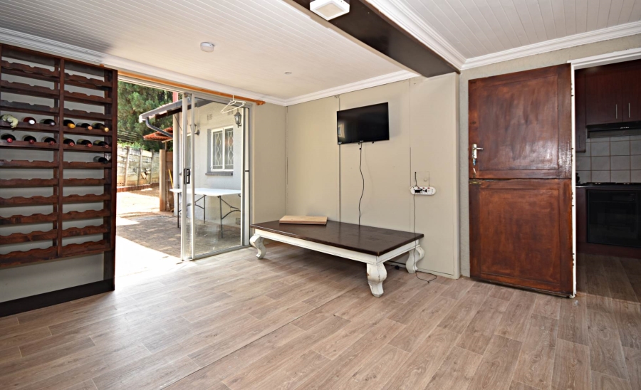 To Let 3 Bedroom Property for Rent in Bromhof Gauteng