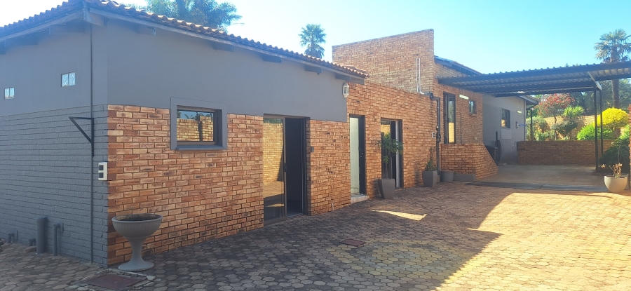 4 Bedroom Property for Sale in Monument Gauteng