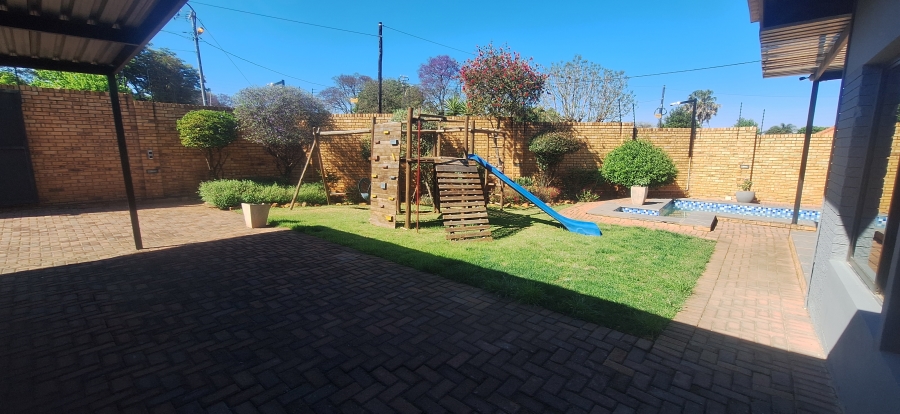 4 Bedroom Property for Sale in Monument Gauteng