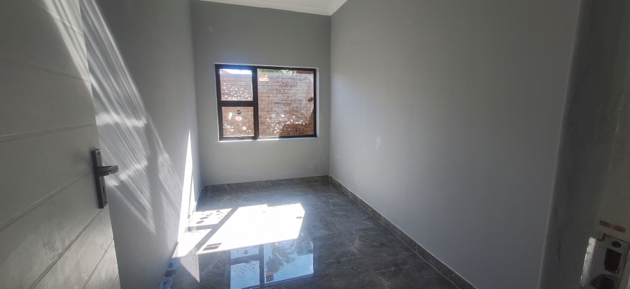 4 Bedroom Property for Sale in Monument Gauteng