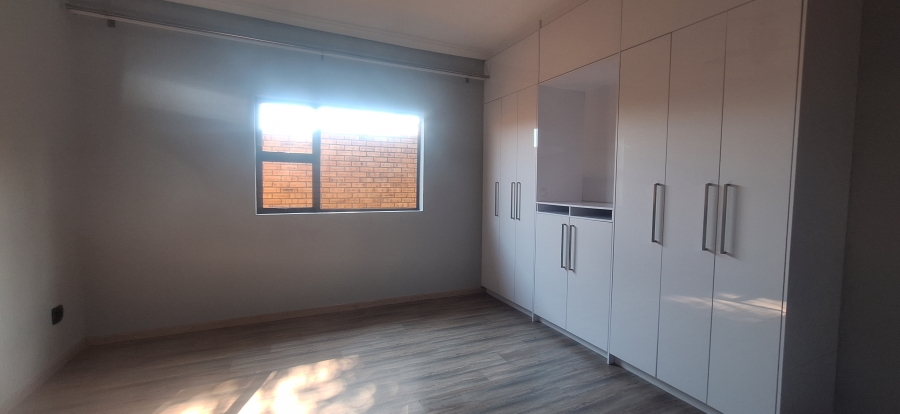 4 Bedroom Property for Sale in Monument Gauteng