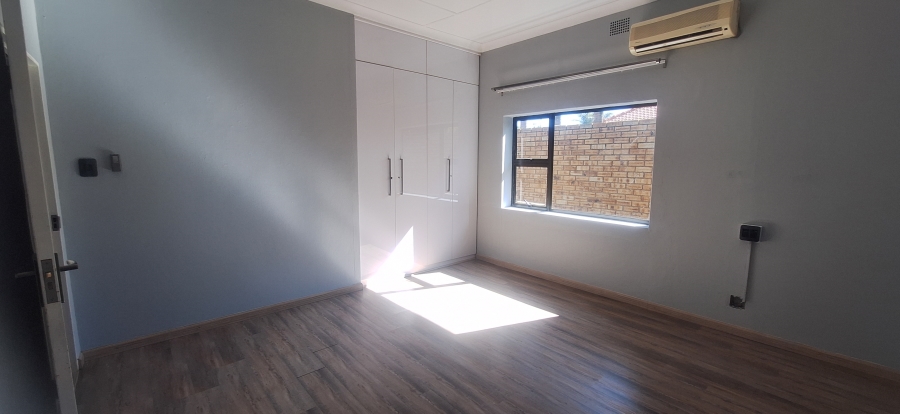 4 Bedroom Property for Sale in Monument Gauteng