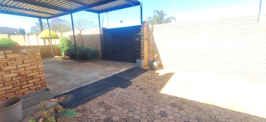 4 Bedroom Property for Sale in Monument Gauteng