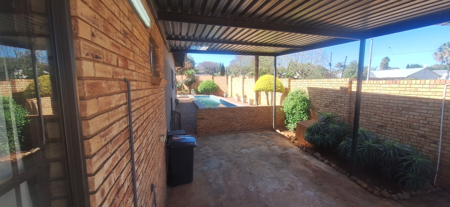 4 Bedroom Property for Sale in Monument Gauteng
