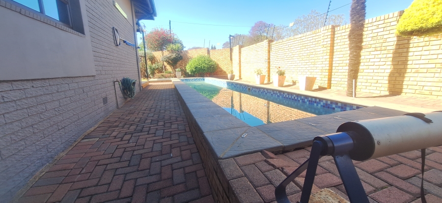 4 Bedroom Property for Sale in Monument Gauteng