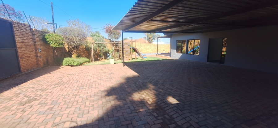 4 Bedroom Property for Sale in Monument Gauteng
