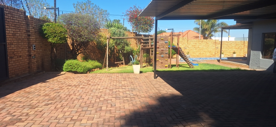 4 Bedroom Property for Sale in Monument Gauteng