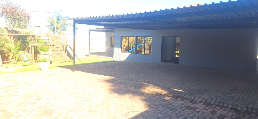 4 Bedroom Property for Sale in Monument Gauteng