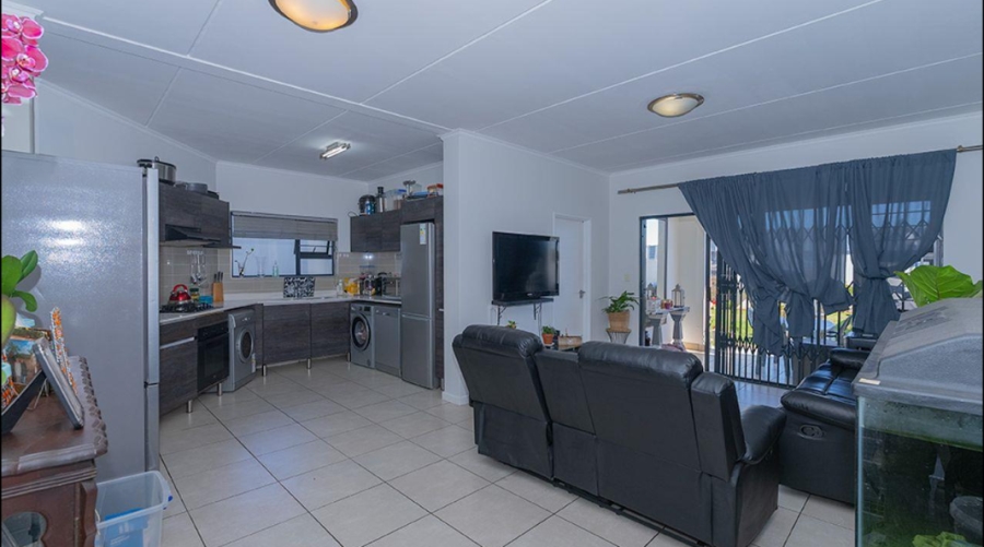 To Let 3 Bedroom Property for Rent in Modderfontein Gauteng