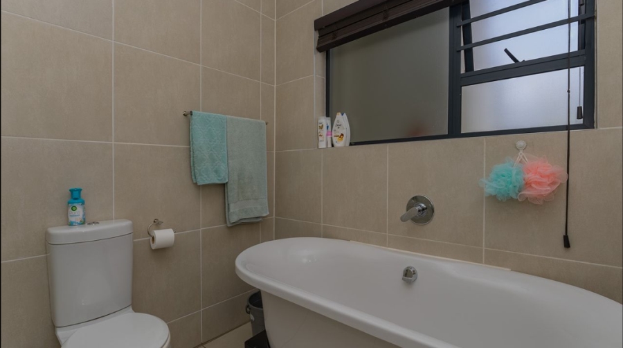 To Let 3 Bedroom Property for Rent in Modderfontein Gauteng