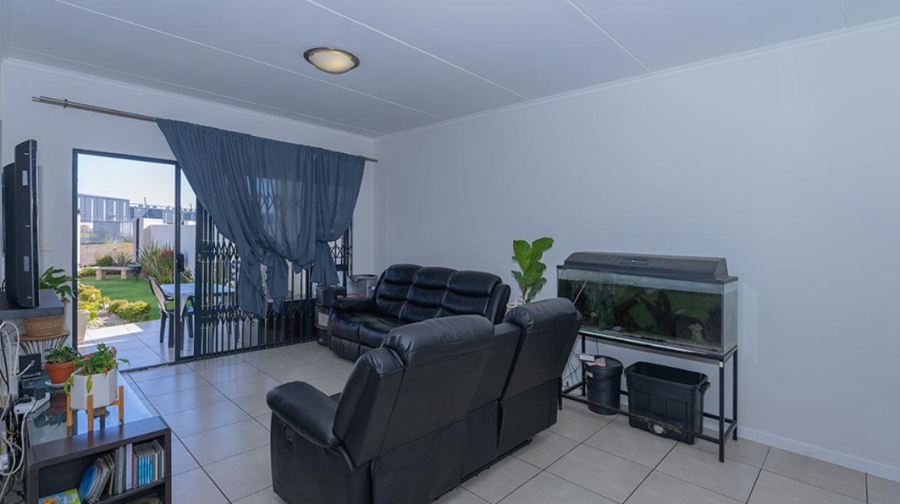 To Let 3 Bedroom Property for Rent in Modderfontein Gauteng