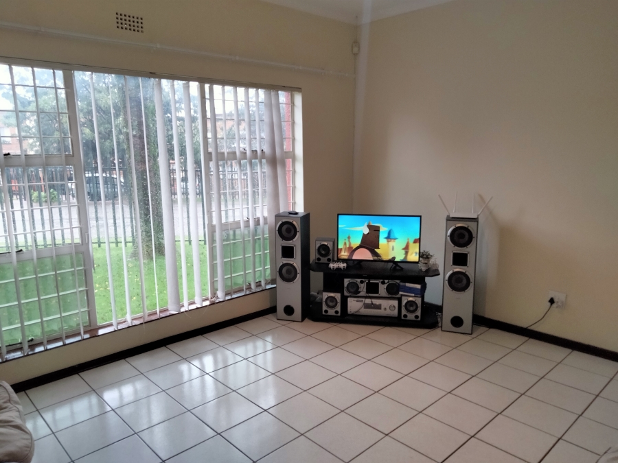 3 Bedroom Property for Sale in Wilro Park Gauteng