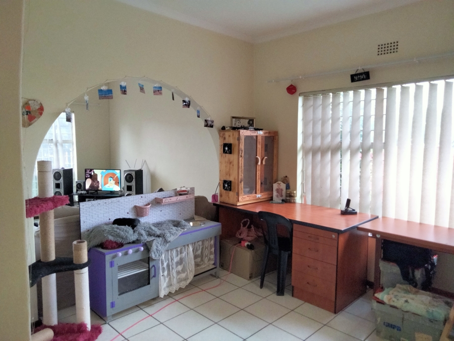 3 Bedroom Property for Sale in Wilro Park Gauteng