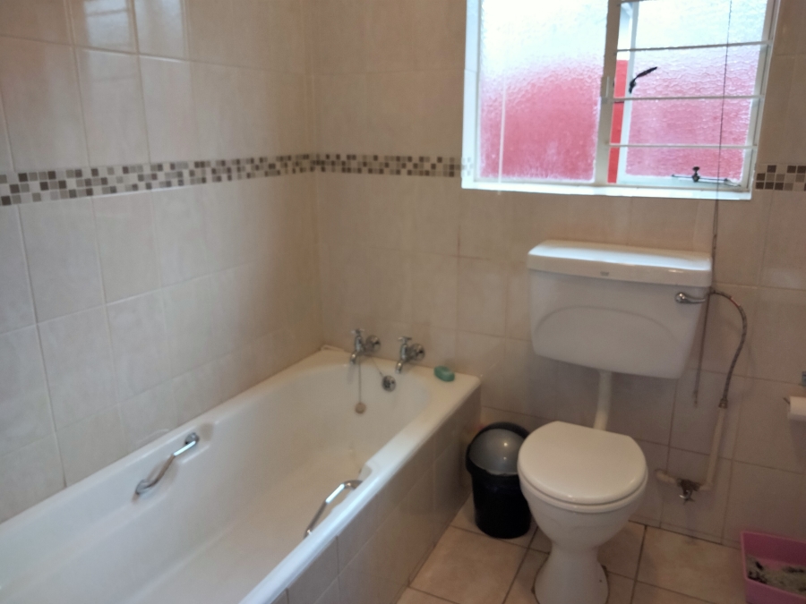 3 Bedroom Property for Sale in Wilro Park Gauteng