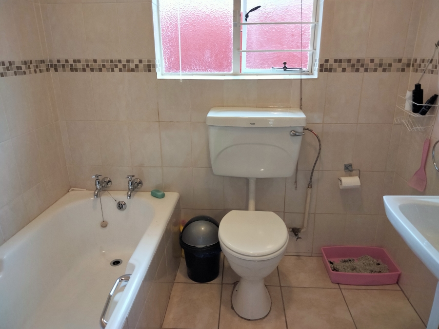 3 Bedroom Property for Sale in Wilro Park Gauteng