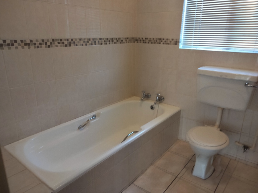 3 Bedroom Property for Sale in Wilro Park Gauteng