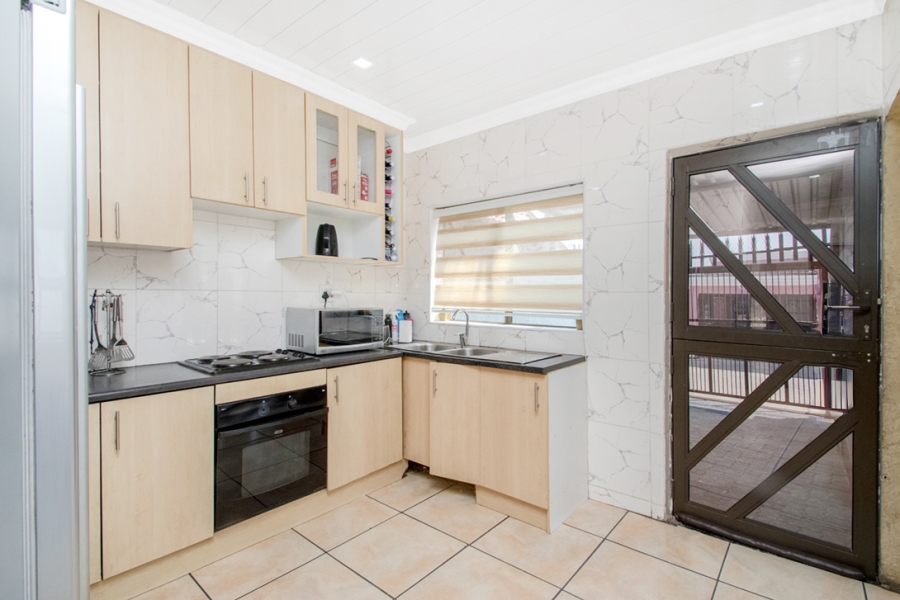 2 Bedroom Property for Sale in Westbury Gauteng