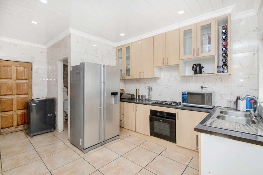 2 Bedroom Property for Sale in Westbury Gauteng