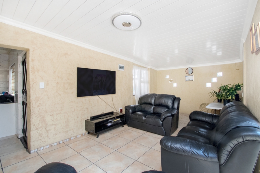 2 Bedroom Property for Sale in Westbury Gauteng