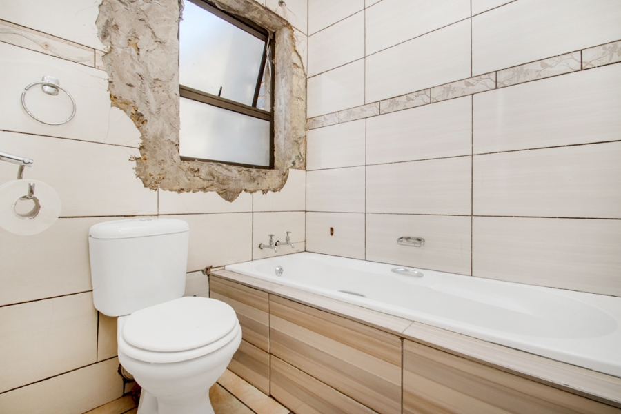 2 Bedroom Property for Sale in Westbury Gauteng