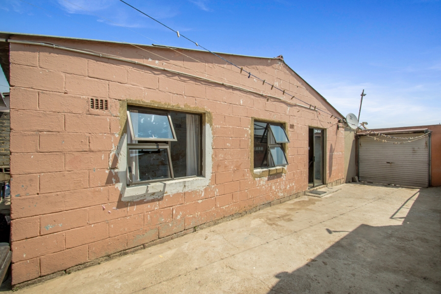 2 Bedroom Property for Sale in Westbury Gauteng