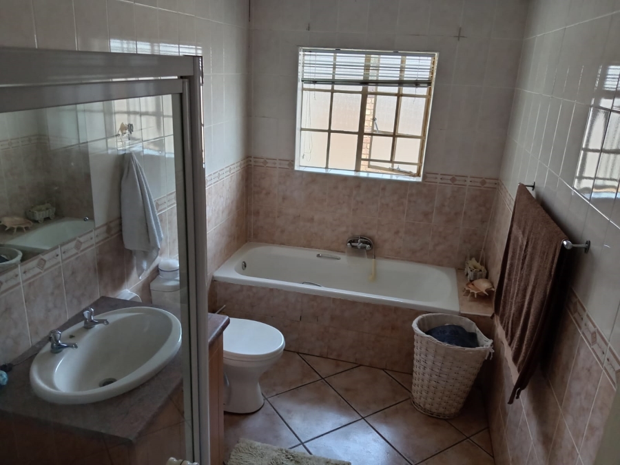 3 Bedroom Property for Sale in Highveld Gauteng