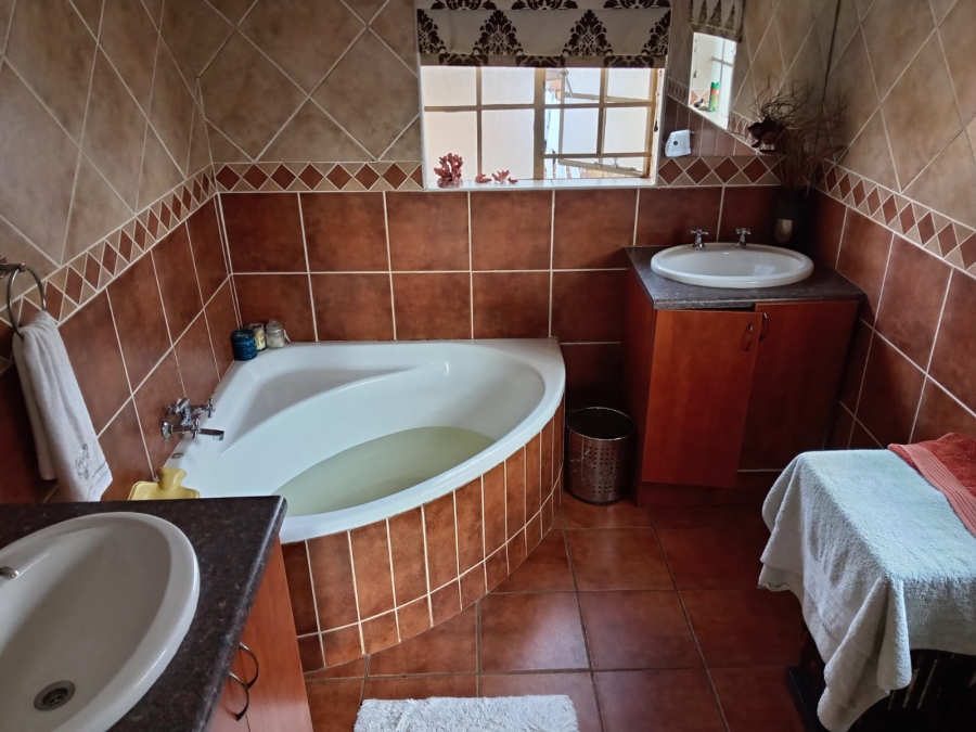3 Bedroom Property for Sale in Highveld Gauteng