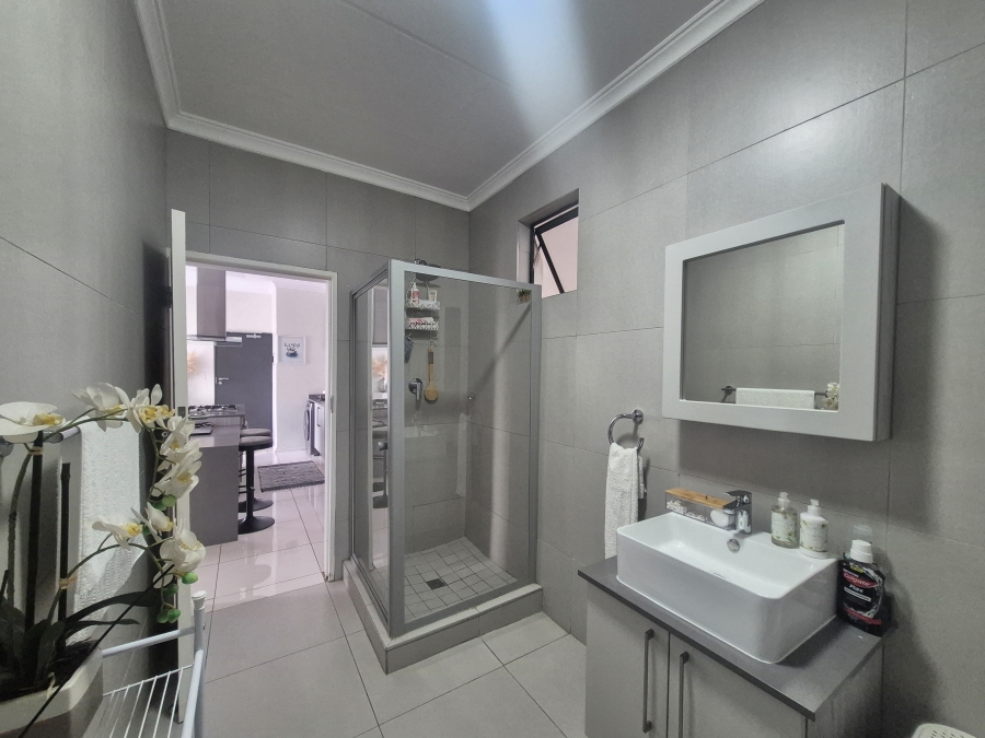 1 Bedroom Property for Sale in Carlswald Gauteng