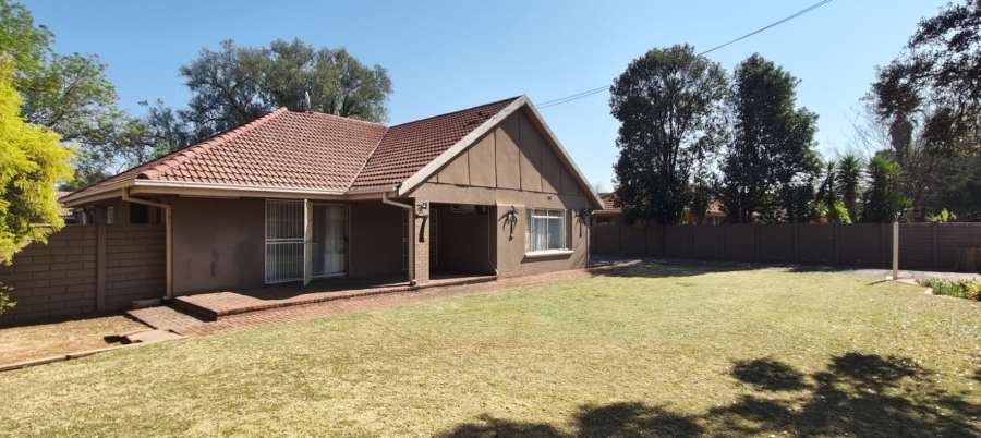 To Let 3 Bedroom Property for Rent in Three Rivers Gauteng
