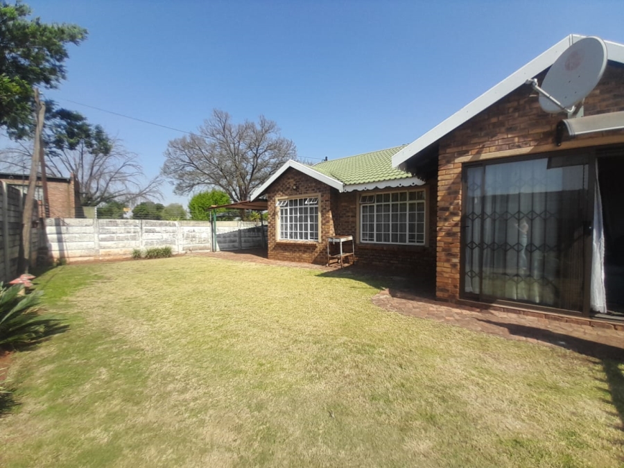 To Let 2 Bedroom Property for Rent in Meyerton Central Gauteng