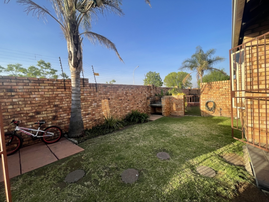 2 Bedroom Property for Sale in Dalpark Ext 1 Gauteng