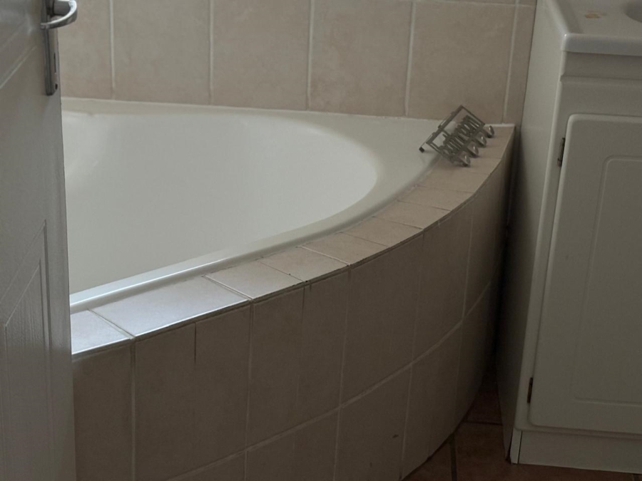 To Let 2 Bedroom Property for Rent in Chartwell Gauteng