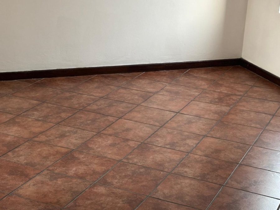 To Let 2 Bedroom Property for Rent in Chartwell Gauteng