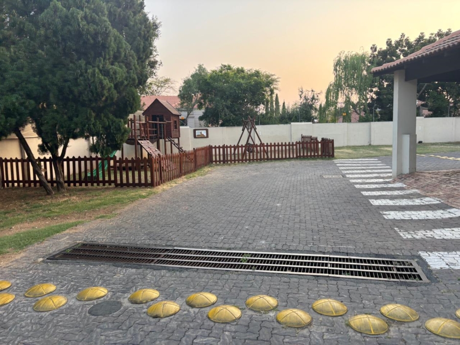 To Let 2 Bedroom Property for Rent in Chartwell Gauteng