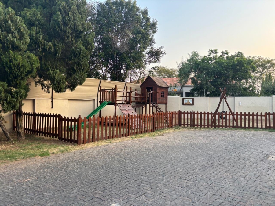 To Let 2 Bedroom Property for Rent in Chartwell Gauteng