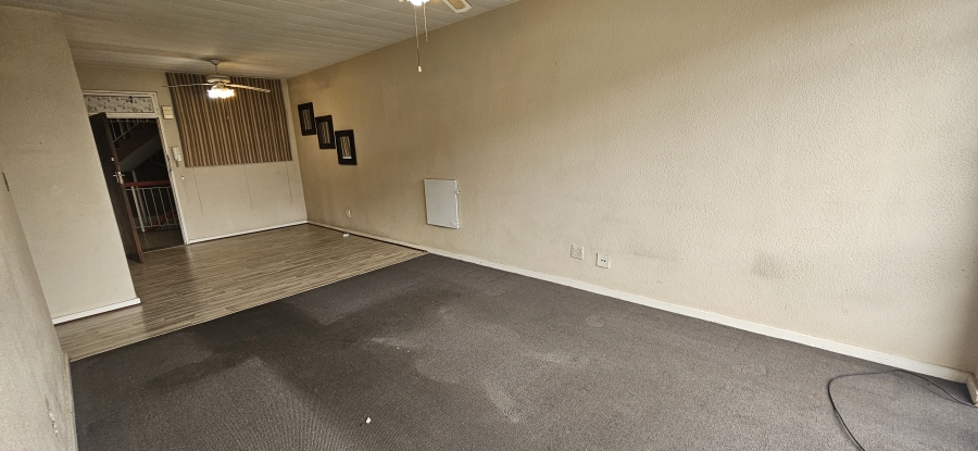 2 Bedroom Property for Sale in New Redruth Gauteng