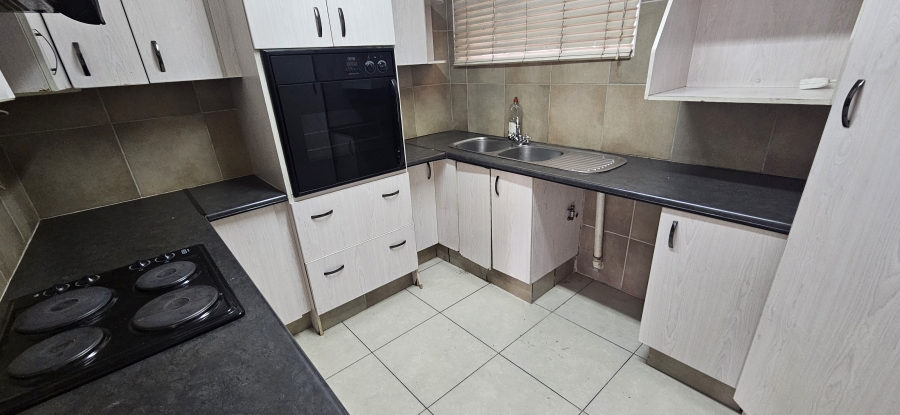 2 Bedroom Property for Sale in New Redruth Gauteng