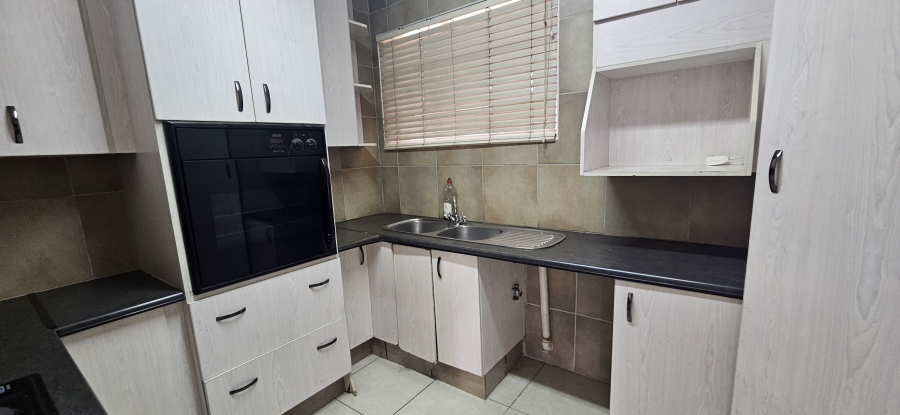2 Bedroom Property for Sale in New Redruth Gauteng