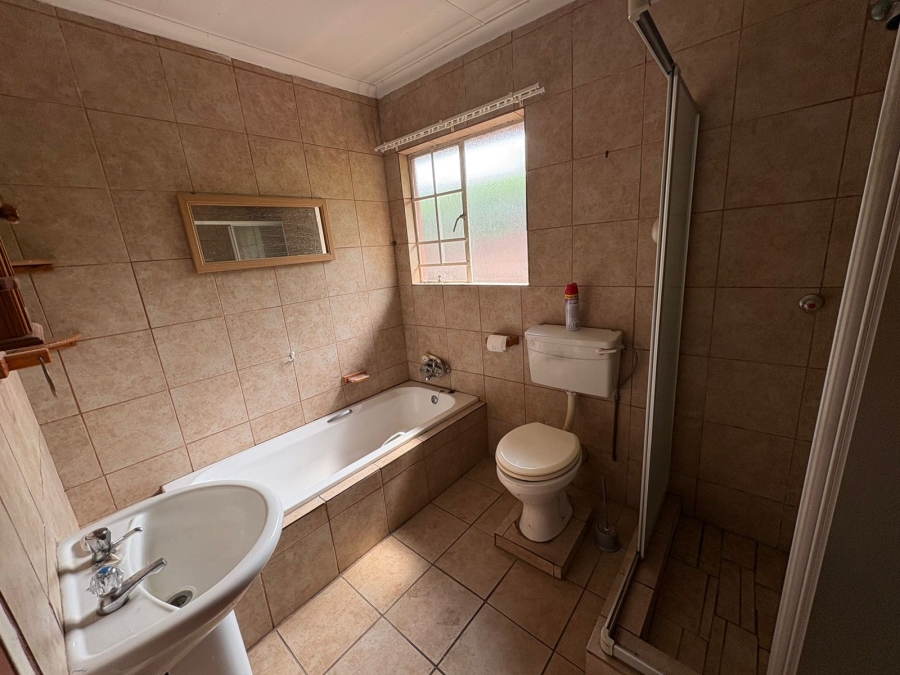 To Let 2 Bedroom Property for Rent in Three Rivers Gauteng