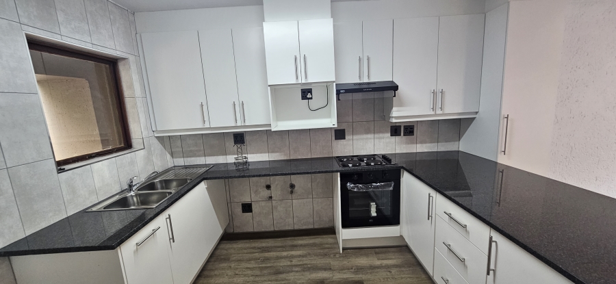 1 Bedroom Property for Sale in New Market Gauteng