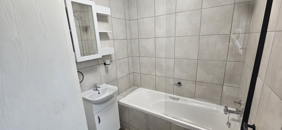 1 Bedroom Property for Sale in New Market Gauteng
