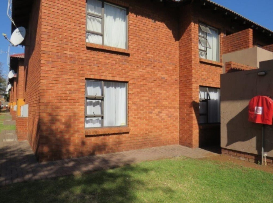 2 Bedroom Property for Sale in Albertsdal Gauteng