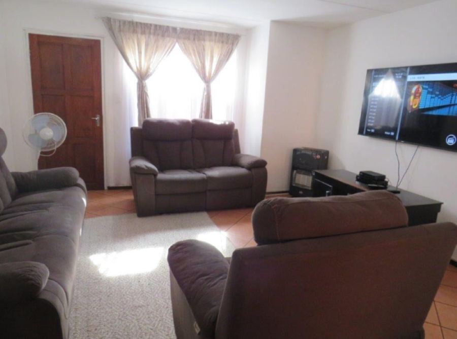 2 Bedroom Property for Sale in Albertsdal Gauteng