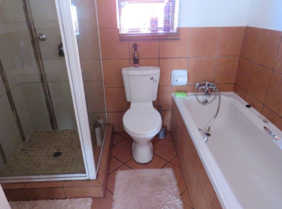 2 Bedroom Property for Sale in Albertsdal Gauteng