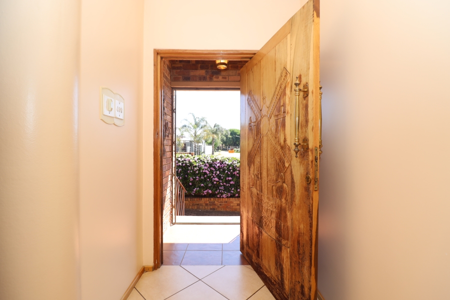 5 Bedroom Property for Sale in Noordkruin Gauteng
