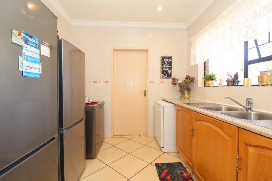 5 Bedroom Property for Sale in Noordkruin Gauteng