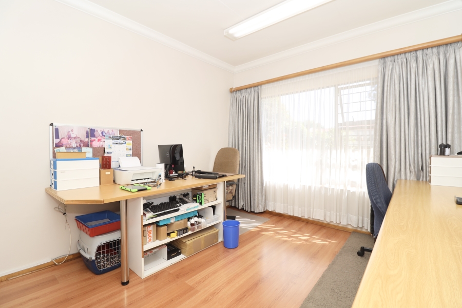 5 Bedroom Property for Sale in Noordkruin Gauteng